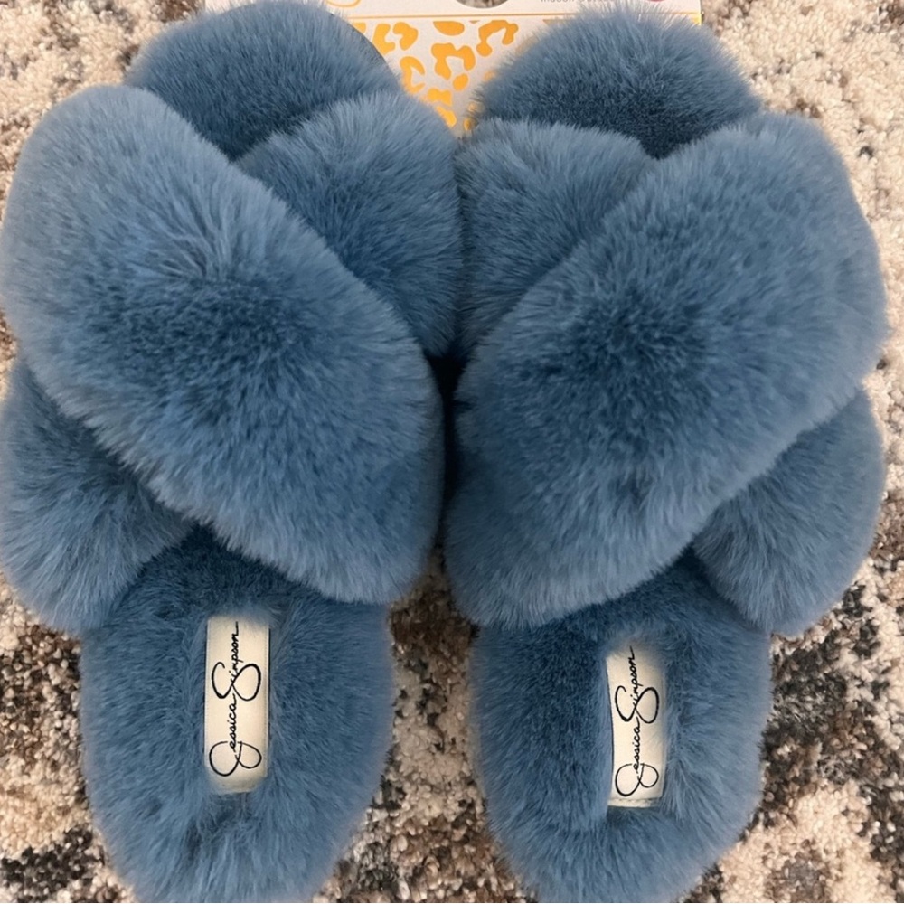NWOT Jessica Simpson Women's Blue Faux Fur Slippers size Large 8/9